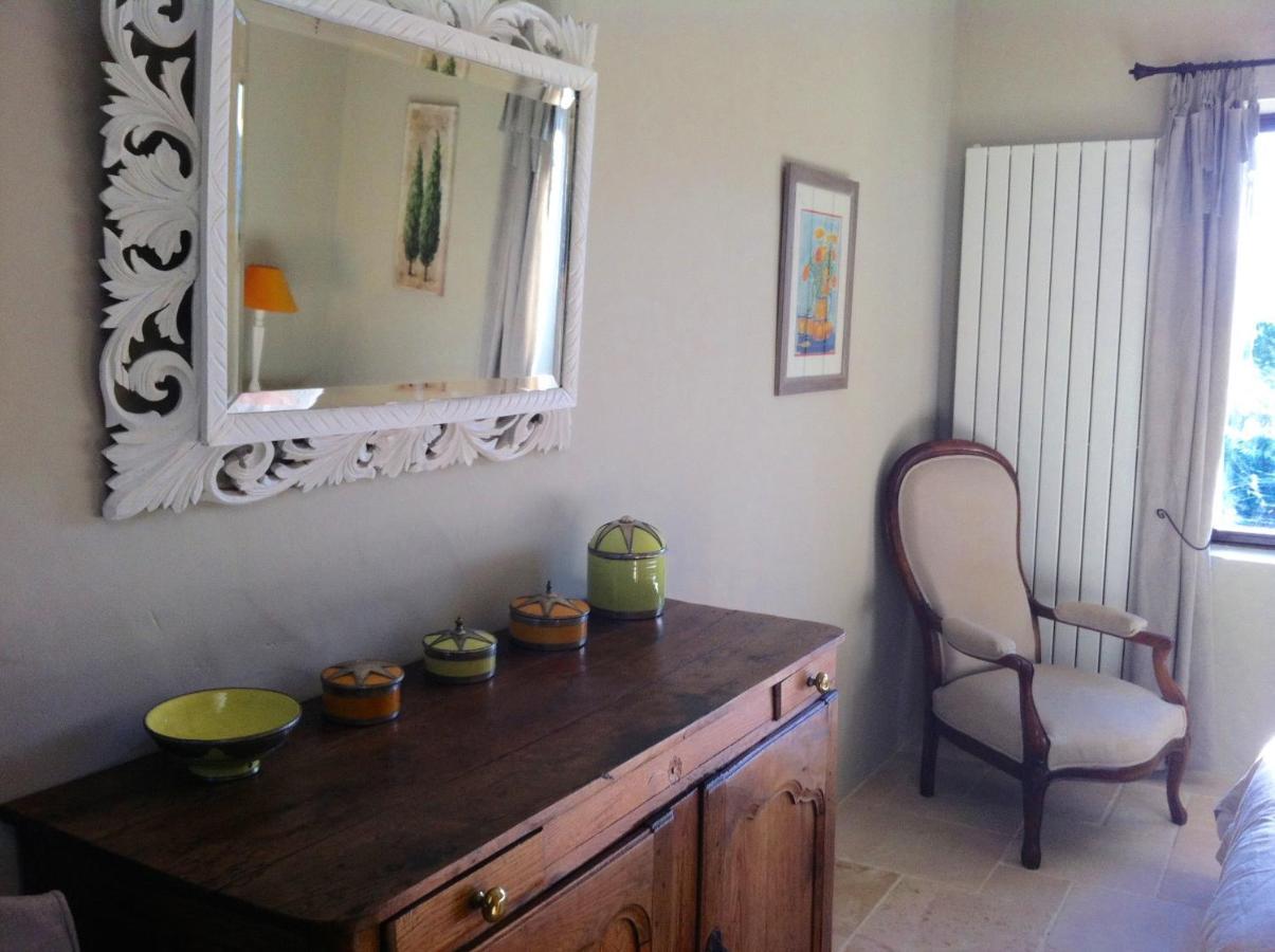 Oustau De Piera Bed & Breakfast Gordes Bagian luar foto