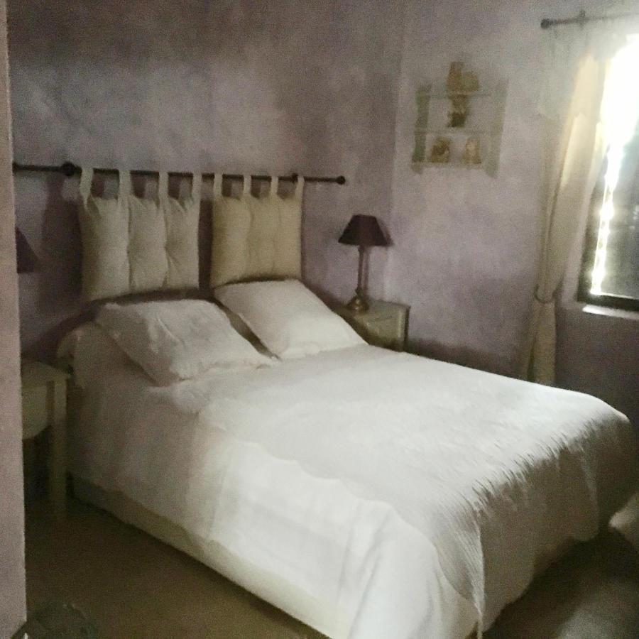 Oustau De Piera Bed & Breakfast Gordes Bagian luar foto